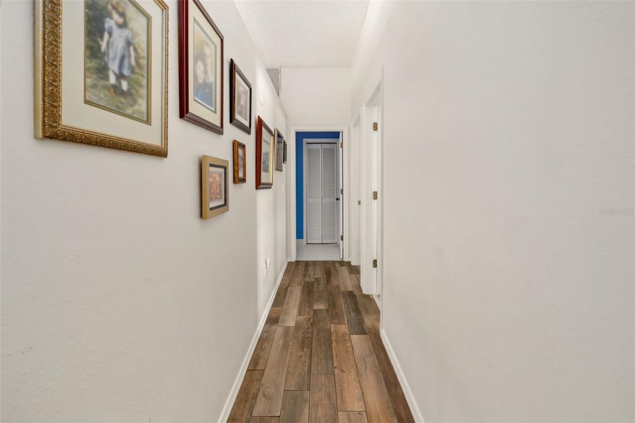 8072 Glenbrooke Lane, Sarasota, FL 34243 Photo