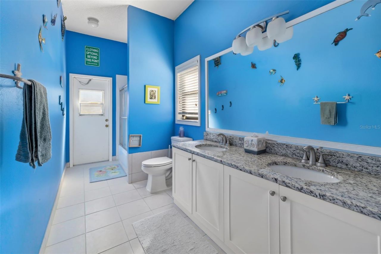 8072 Glenbrooke Lane, Sarasota, FL 34243 Photo