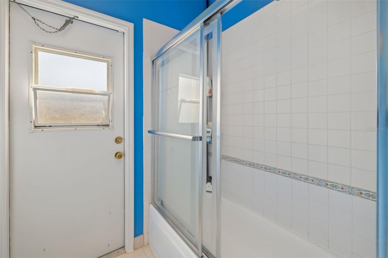 8072 Glenbrooke Lane, Sarasota, FL 34243 Photo