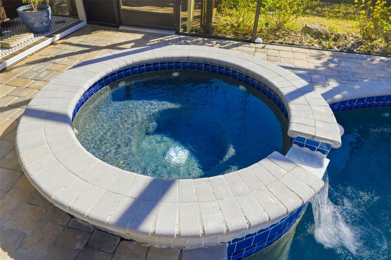 8072 Glenbrooke Lane, Sarasota, FL 34243 Photo