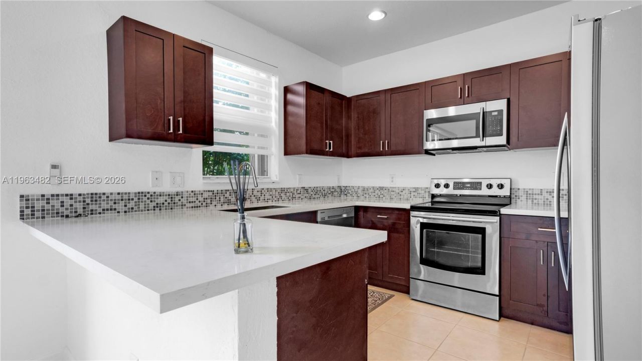 8678 NW 113th Ct , Doral, FL 33178 Photo