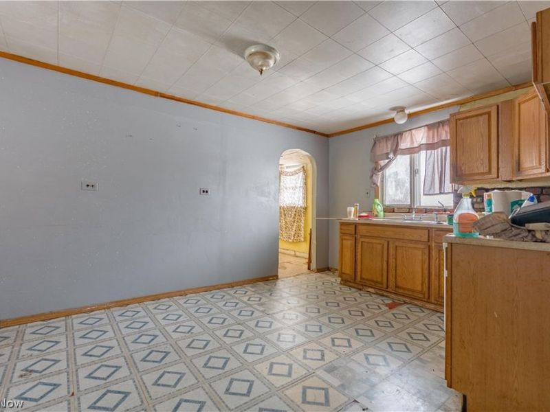 129 S Main Street, Uhrichsville, OH 44683 Photo 12