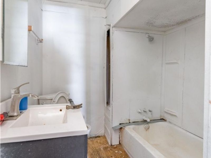 129 S Main Street, Uhrichsville, OH 44683 Photo 15