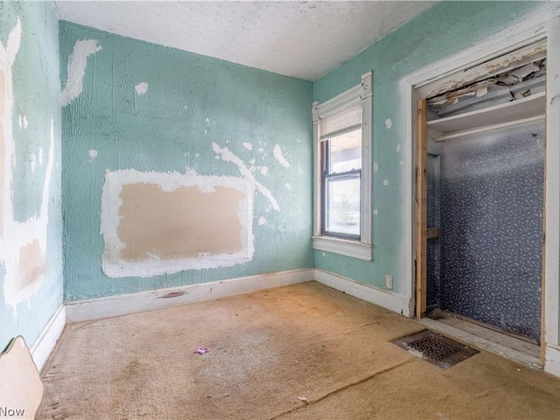 129 S Main Street, Uhrichsville, OH 44683 Photo 17