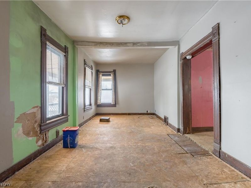 129 S Main Street, Uhrichsville, OH 44683 Photo 3