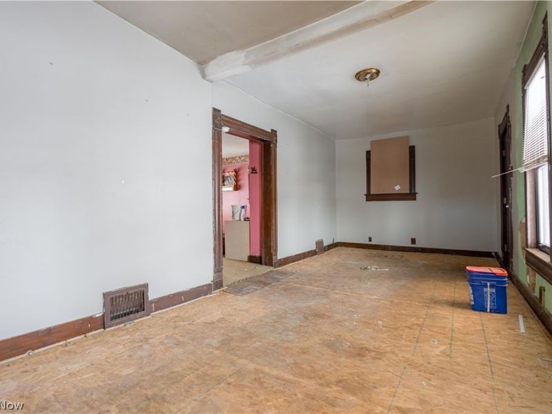 129 S Main Street, Uhrichsville, OH 44683 Photo 5