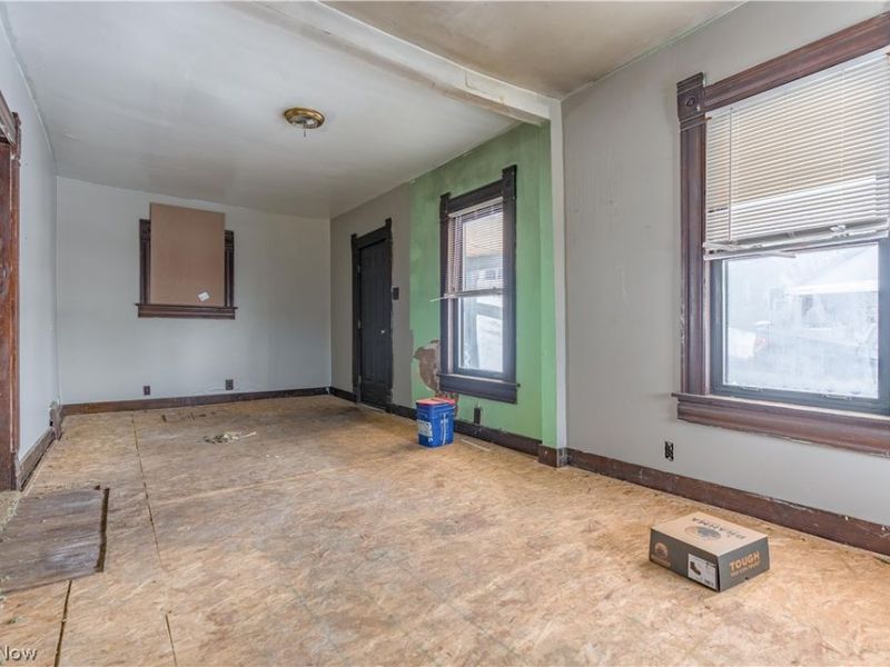 129 S Main Street, Uhrichsville, OH 44683 Photo 6