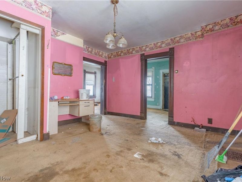 129 S Main Street, Uhrichsville, OH 44683 Photo 9