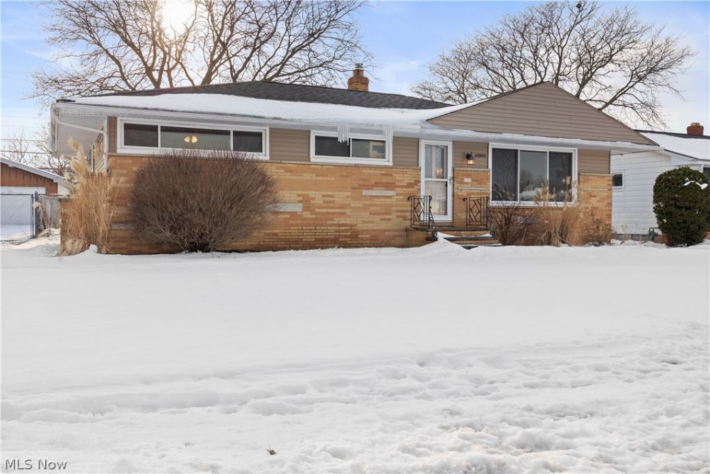 6888 Reid Drive, Cleveland, OH 44130 Main Photo