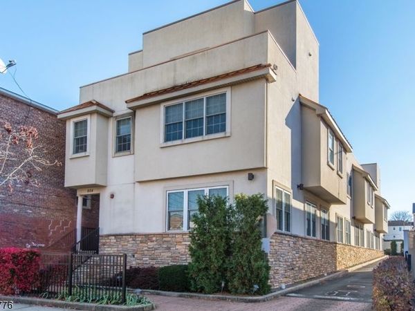 604 Avenue A, Bayonne, NJ 07002