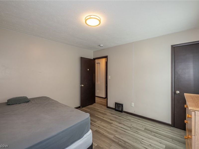 15497 Hummel Road, Brook Park, OH 44142 Photo 17