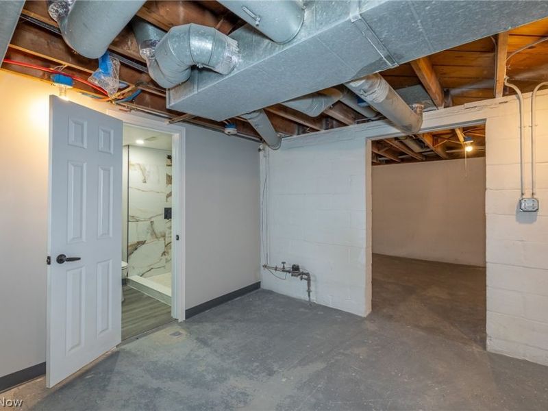 15497 Hummel Road, Brook Park, OH 44142 Photo 19