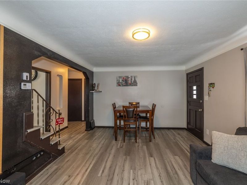 15497 Hummel Road, Brook Park, OH 44142 Photo 8