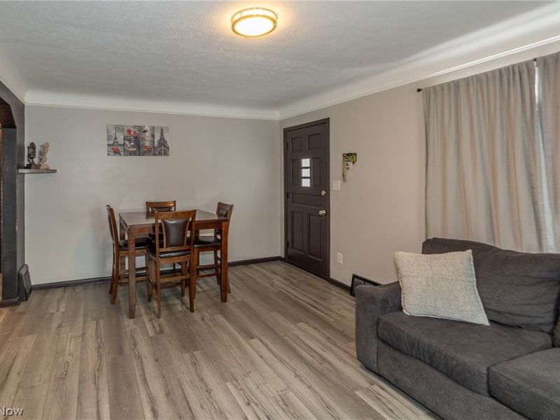 15497 Hummel Road, Brook Park, OH 44142 Photo 9