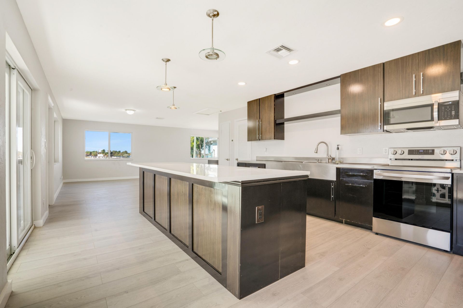 2649 Lake Drive, Unit 1, Singer Island, FL 33404 Photo