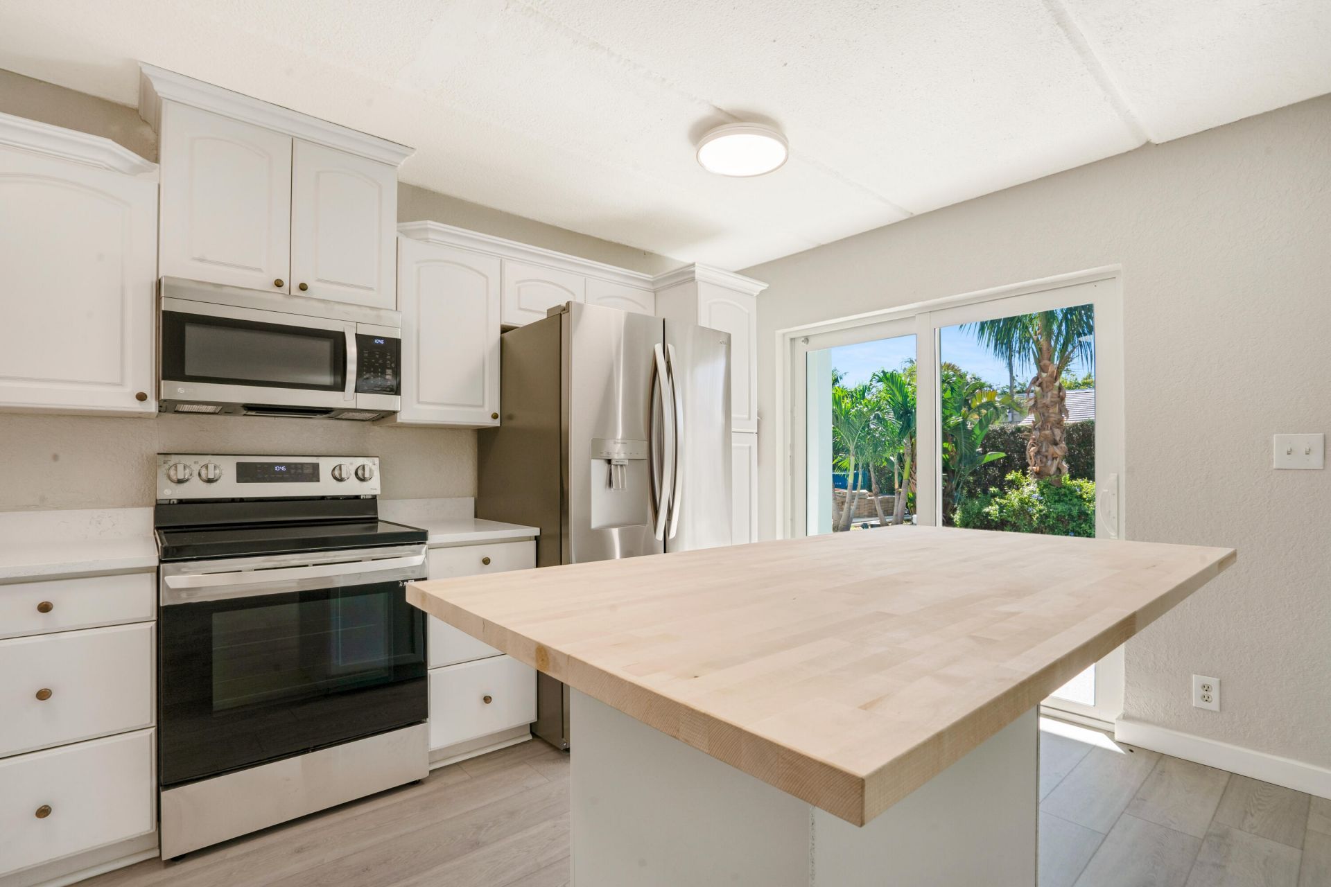 2649 Lake Drive, Unit 1, Singer Island, FL 33404 Photo