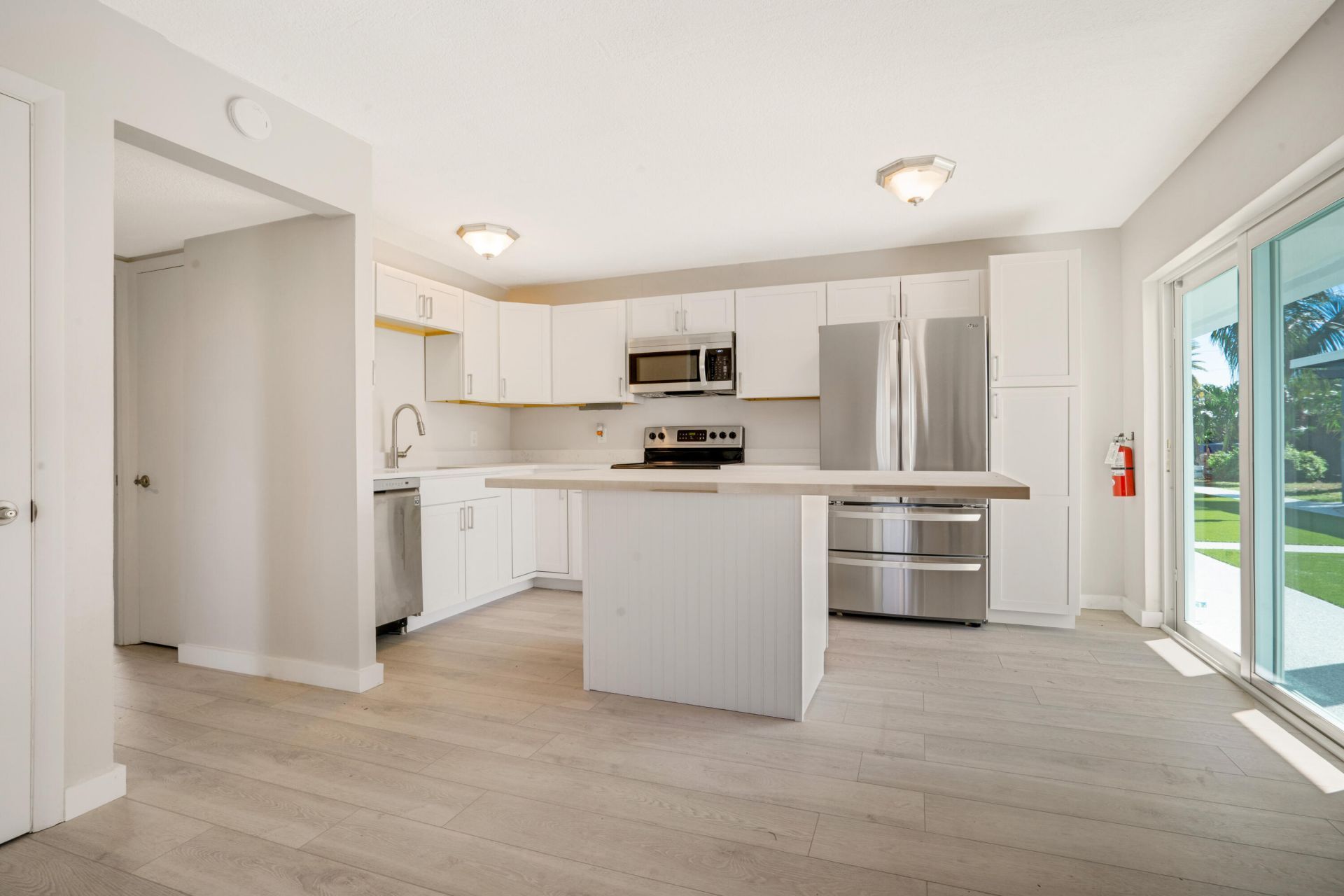 2649 Lake Drive, Unit 1, Singer Island, FL 33404 Photo