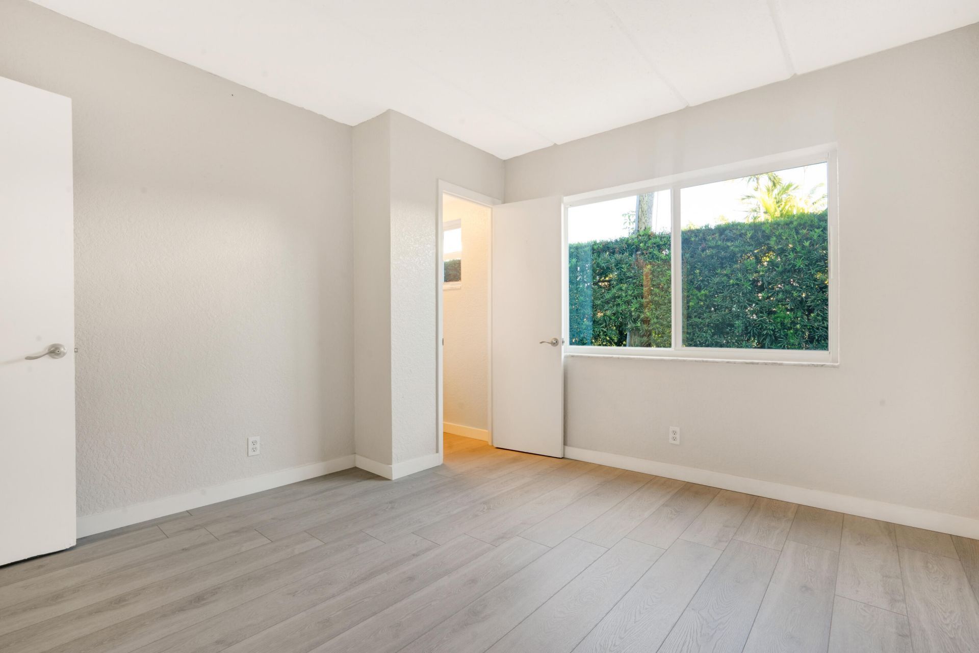 2649 Lake Drive, Unit 1, Singer Island, FL 33404 Photo