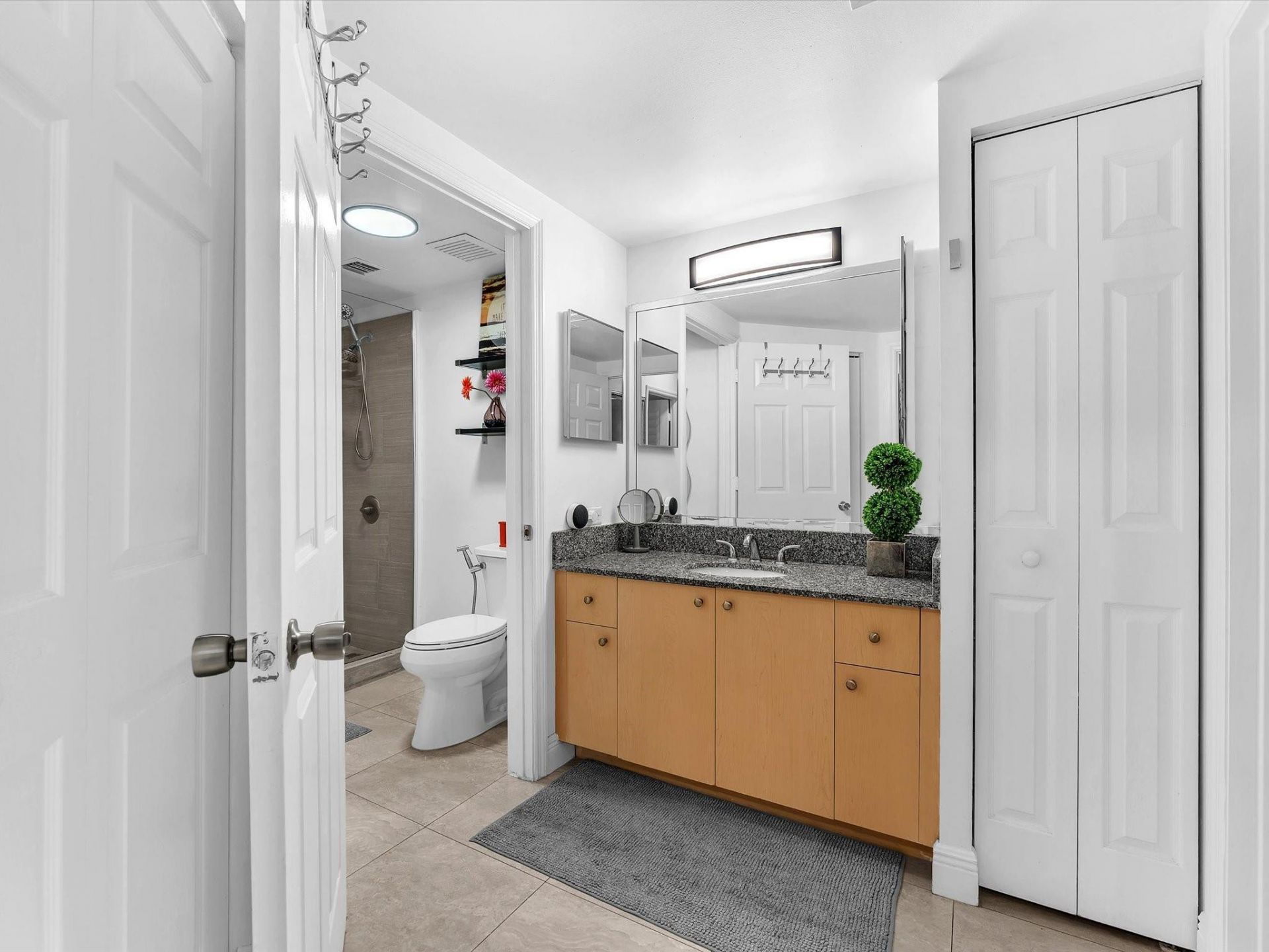 2478 Centergate Drive, Unit 202, Miramar, FL 33025 Photo