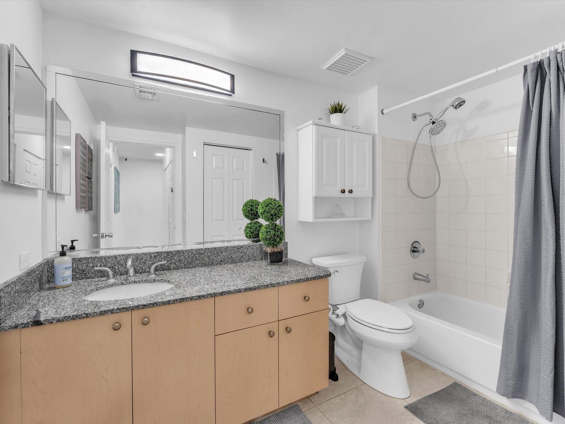 2478 Centergate Drive, Unit 202, Miramar, FL 33025 Photo