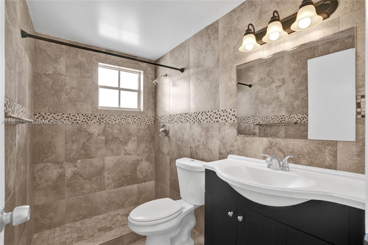 5721 SW 11th St , West Miami, FL 33144 Photo