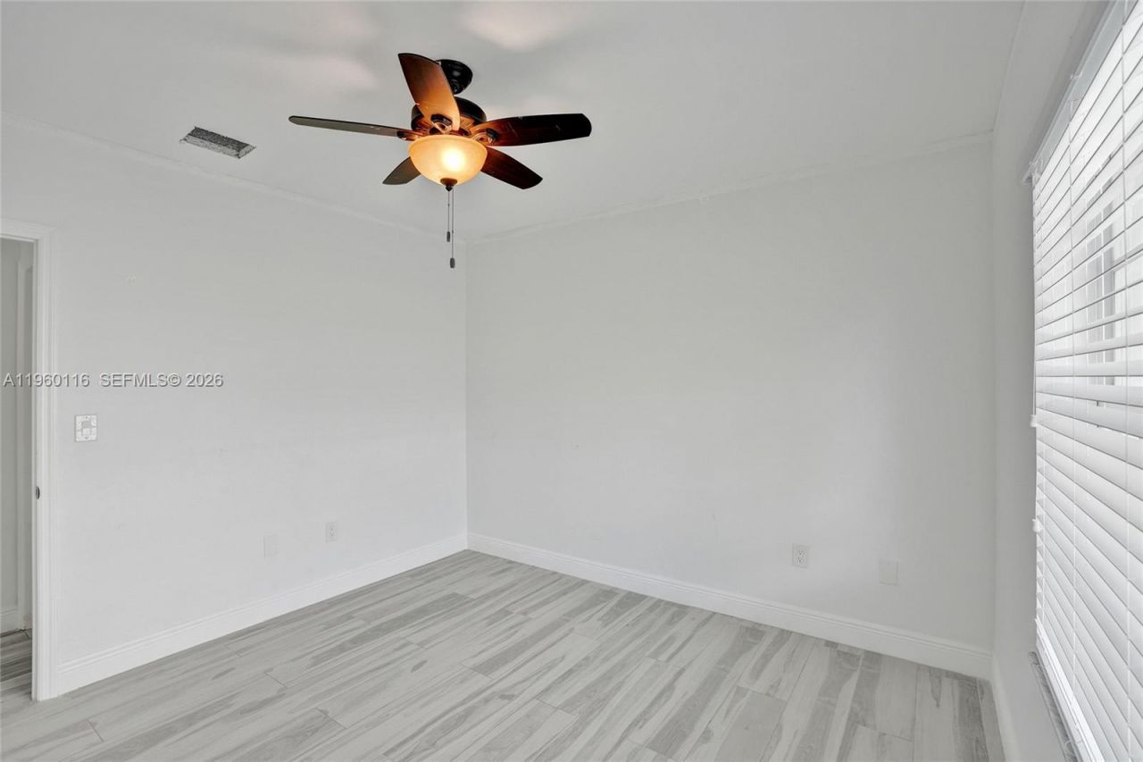 5721 SW 11th St , West Miami, FL 33144 Photo