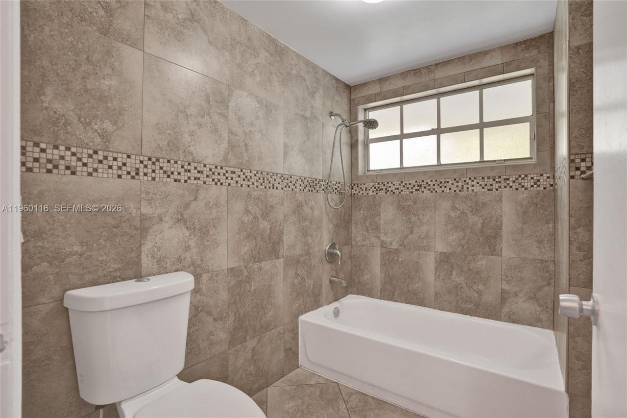 5721 SW 11th St , West Miami, FL 33144 Photo