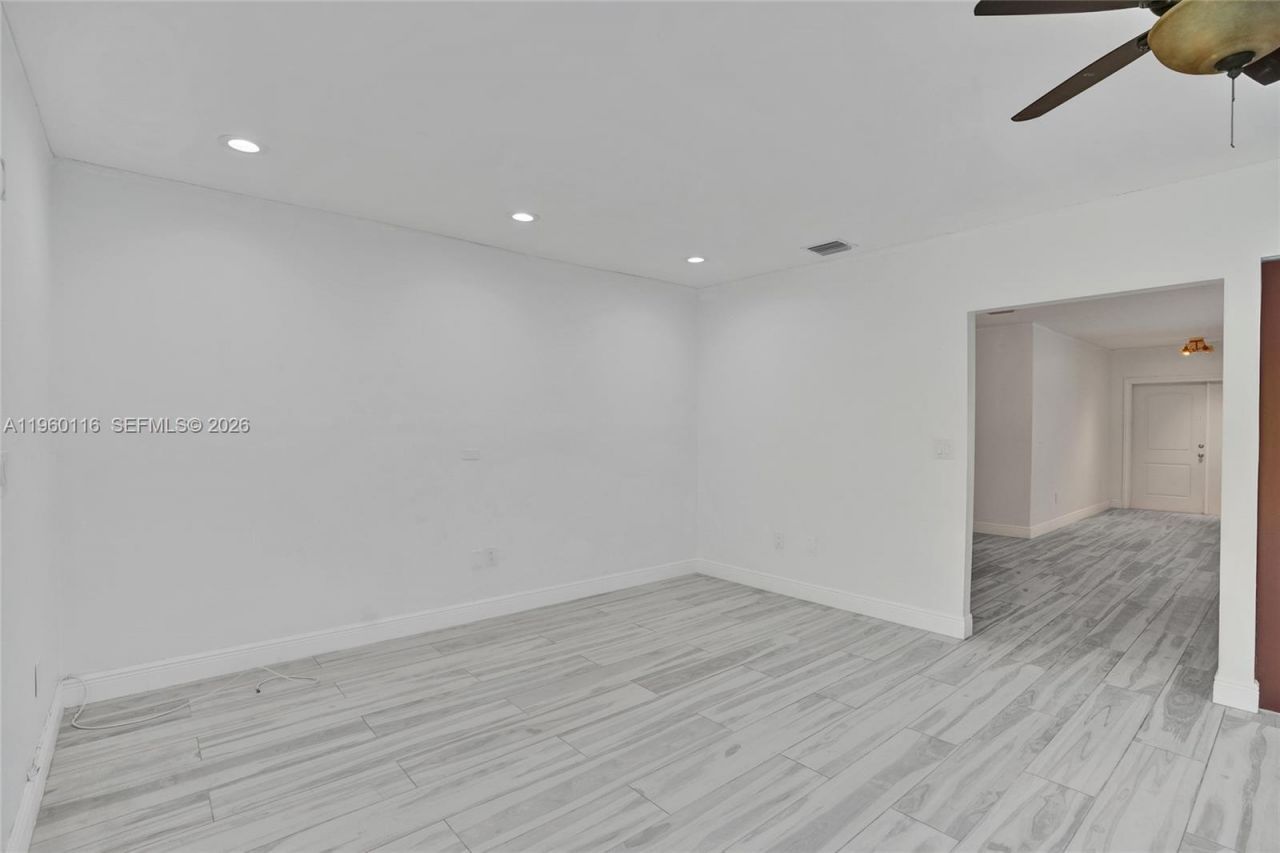 5721 SW 11th St , West Miami, FL 33144 Photo