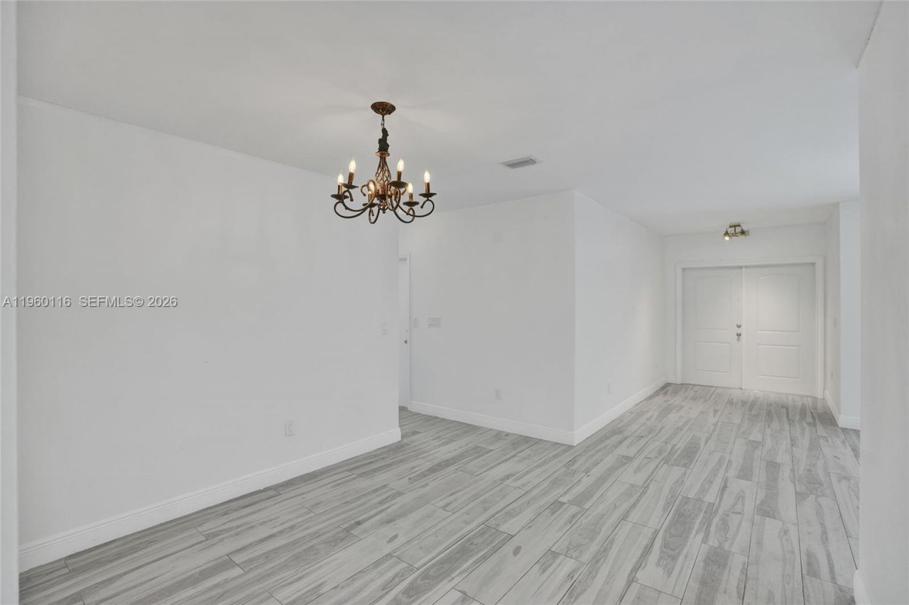 5721 SW 11th St , West Miami, FL 33144 Photo