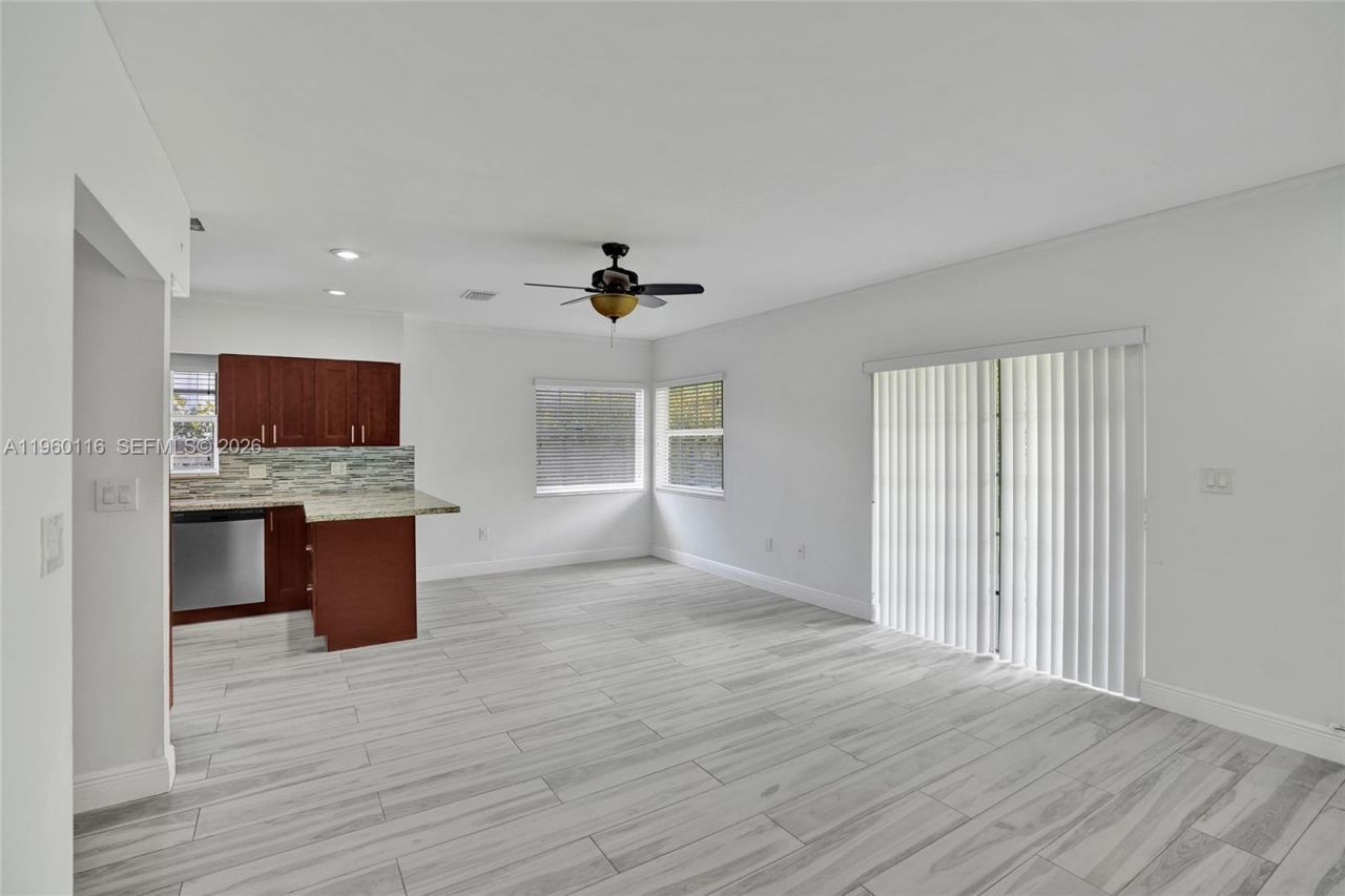 5721 SW 11th St , West Miami, FL 33144 Photo