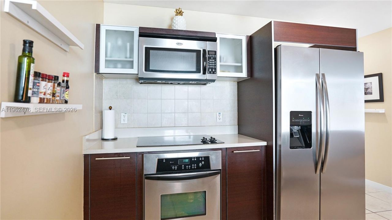 1900 N Bayshore Dr, Unit 1708, Miami, FL 33132 Photo