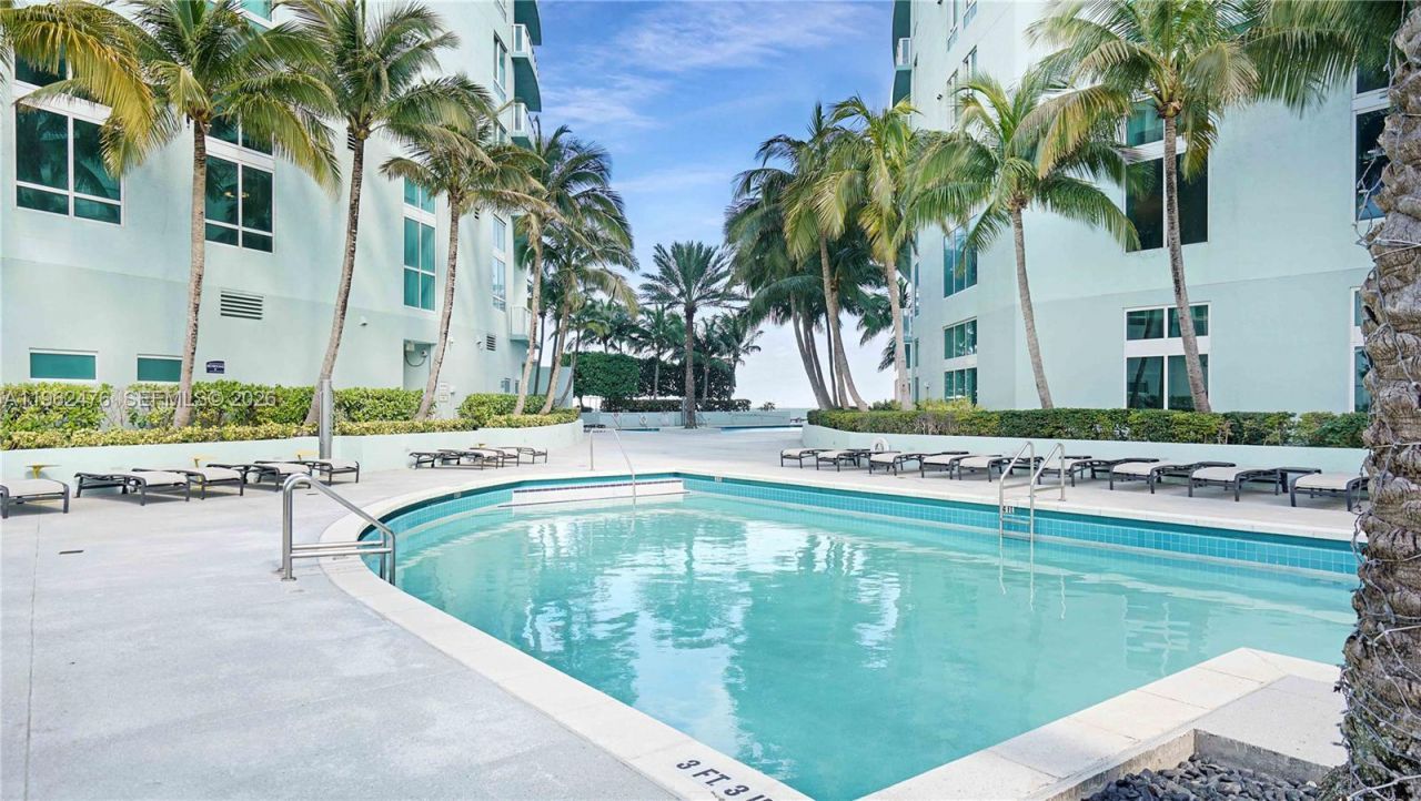 1900 N Bayshore Dr, Unit 1708, Miami, FL 33132 Photo