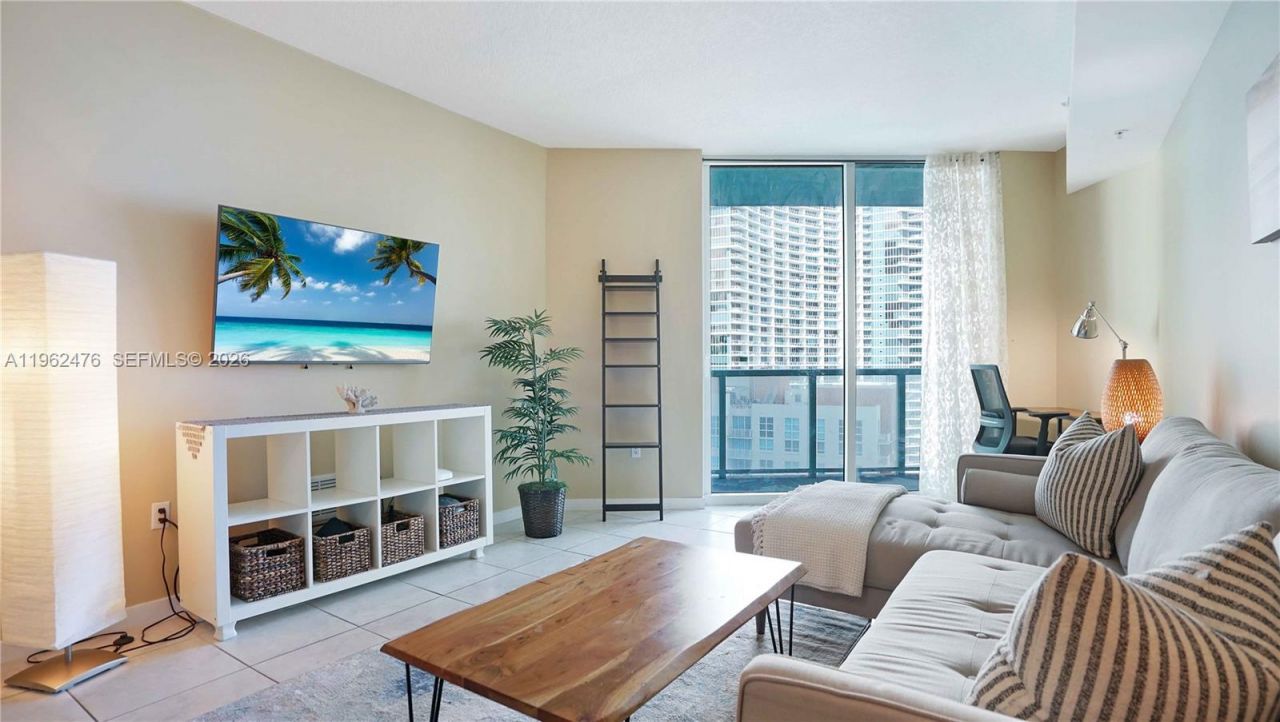 1900 N Bayshore Dr, Unit 1708, Miami, FL 33132 Photo