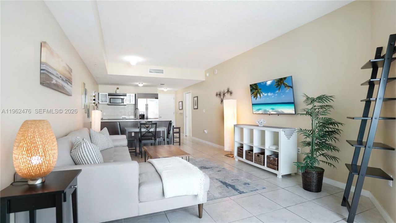 1900 N Bayshore Dr, Unit 1708, Miami, FL 33132 Photo