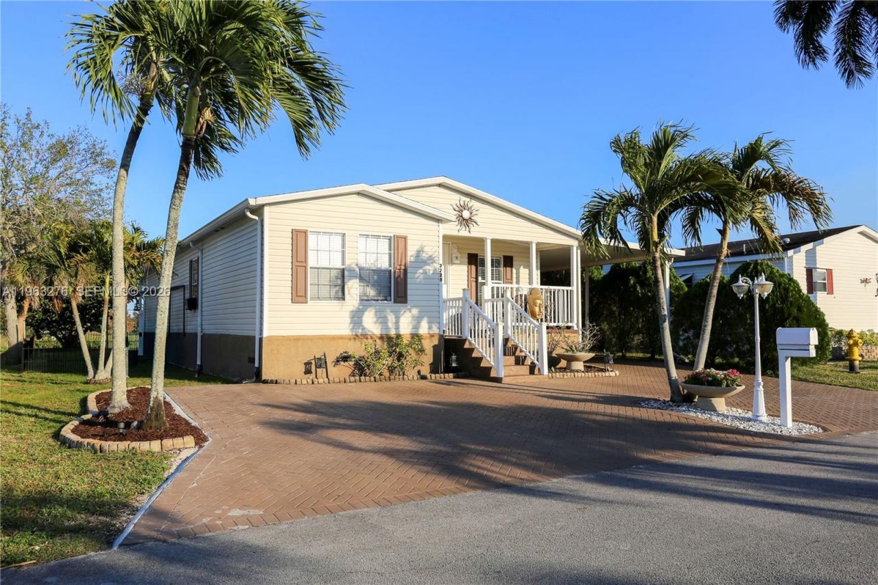 2228 SW 83rd Ave, Davie, FL 33324 Photo