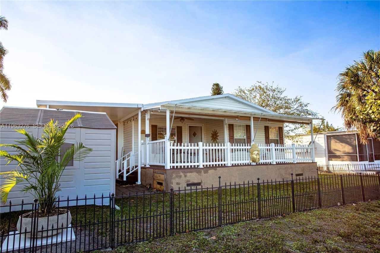 2228 SW 83rd Ave, Davie, FL 33324 Photo