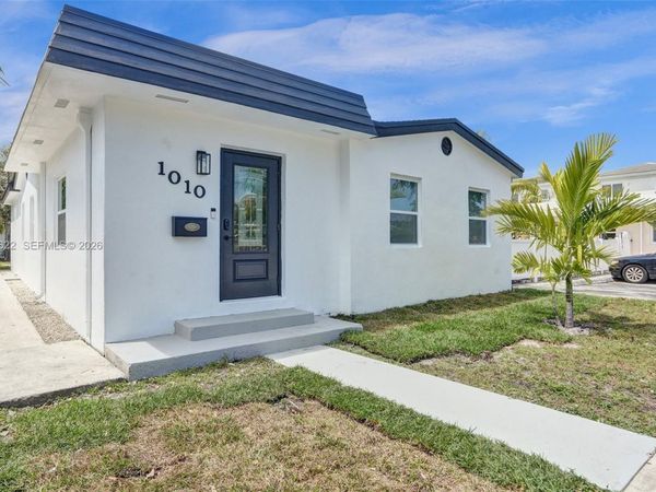 1010 N 16th Ave , Hollywood, FL 33020