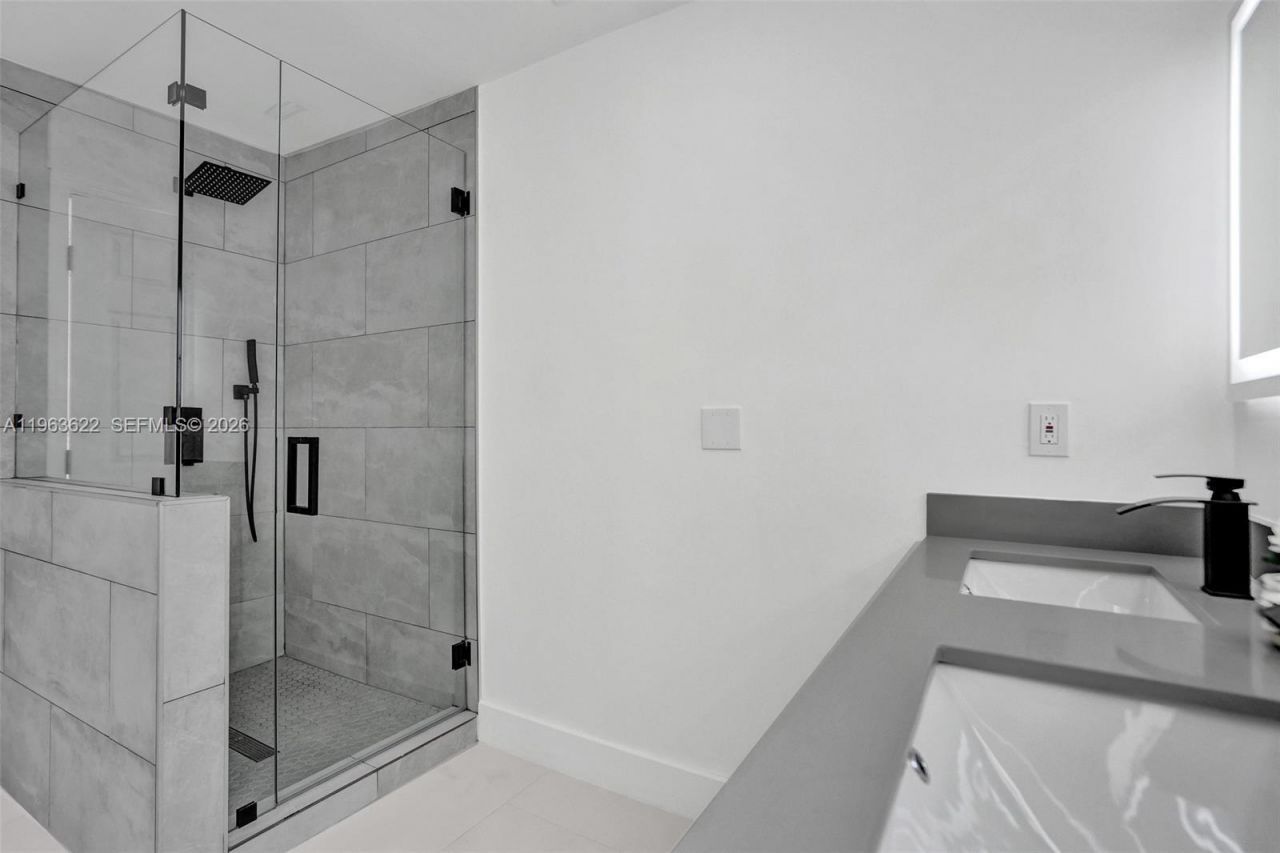 1010 N 16th Ave , Hollywood, FL 33020 Photo