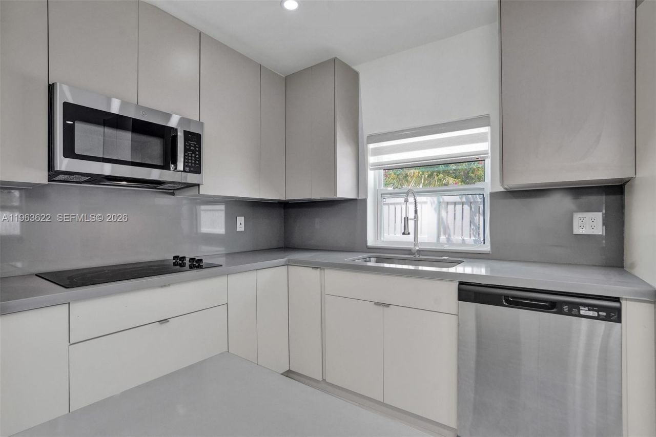 1010 N 16th Ave , Hollywood, FL 33020 Photo