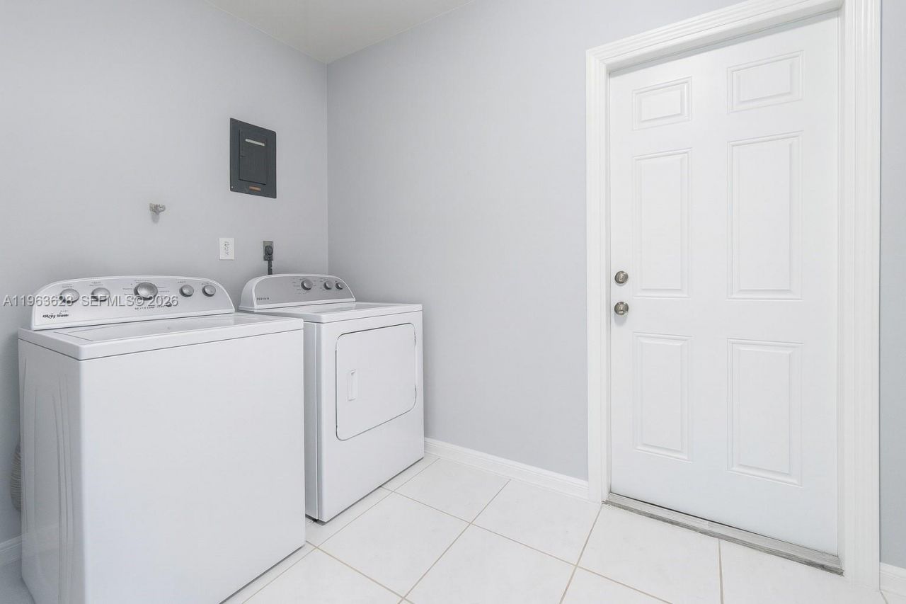 2601 NW 53rd St, Tamarac, FL 33309 Photo