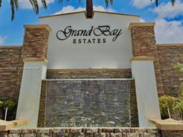 8835 NW 98th Ave, Doral, FL 33178