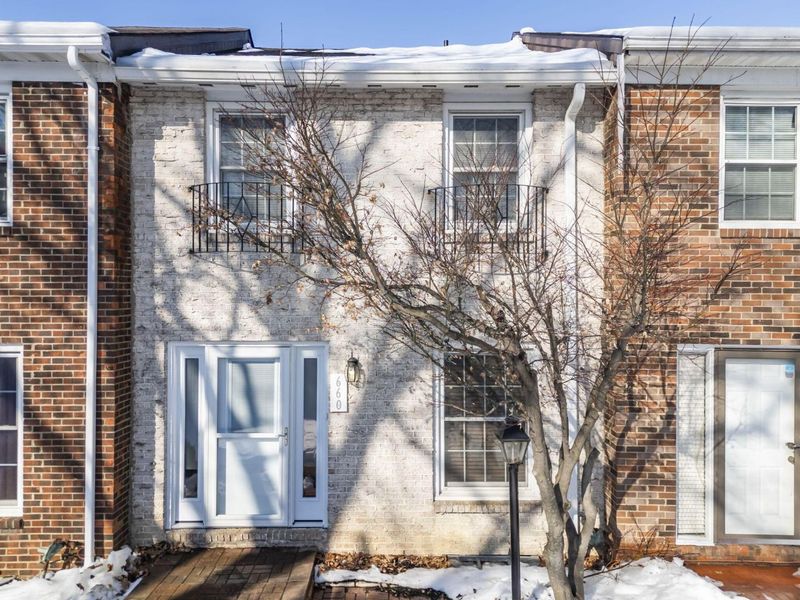 660 Dlyn Street, Columbus, OH 43228 Photo 1