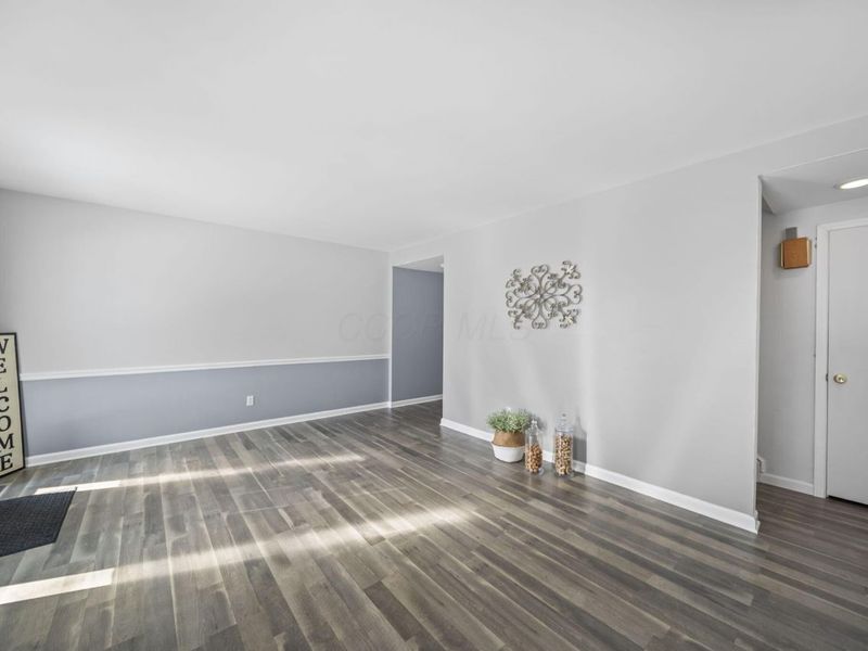 660 Dlyn Street, Columbus, OH 43228 Photo 10