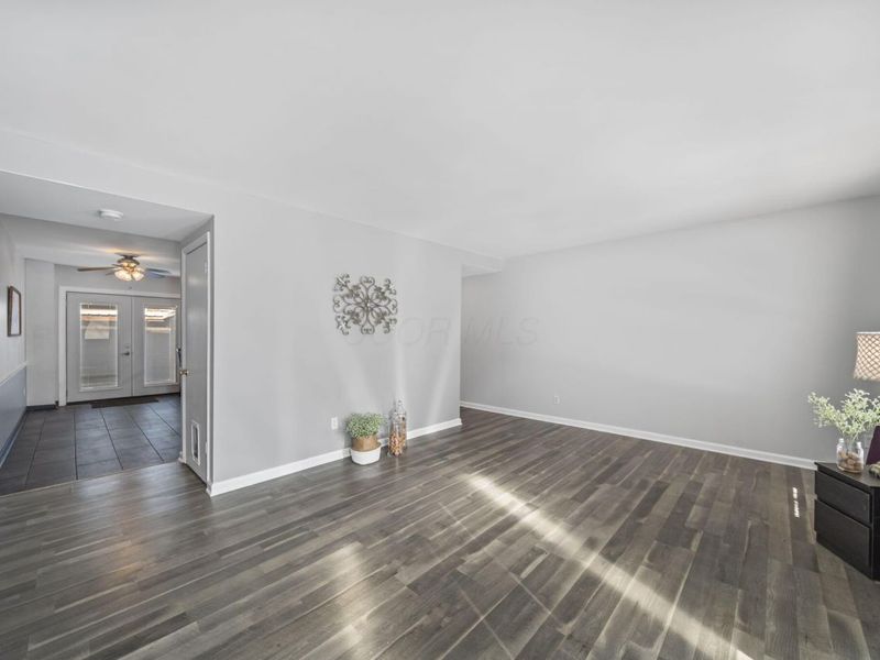 660 Dlyn Street, Columbus, OH 43228 Photo 11