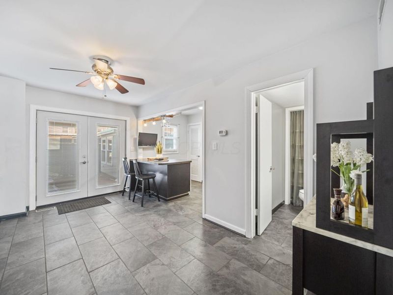 660 Dlyn Street, Columbus, OH 43228 Photo 13