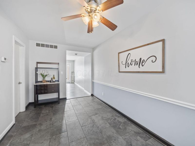 660 Dlyn Street, Columbus, OH 43228 Photo 17