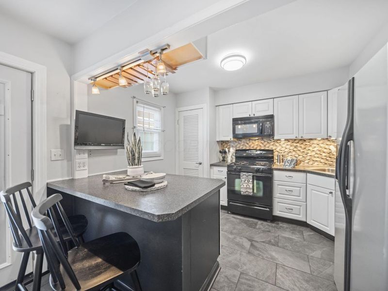 660 Dlyn Street, Columbus, OH 43228 Photo 19