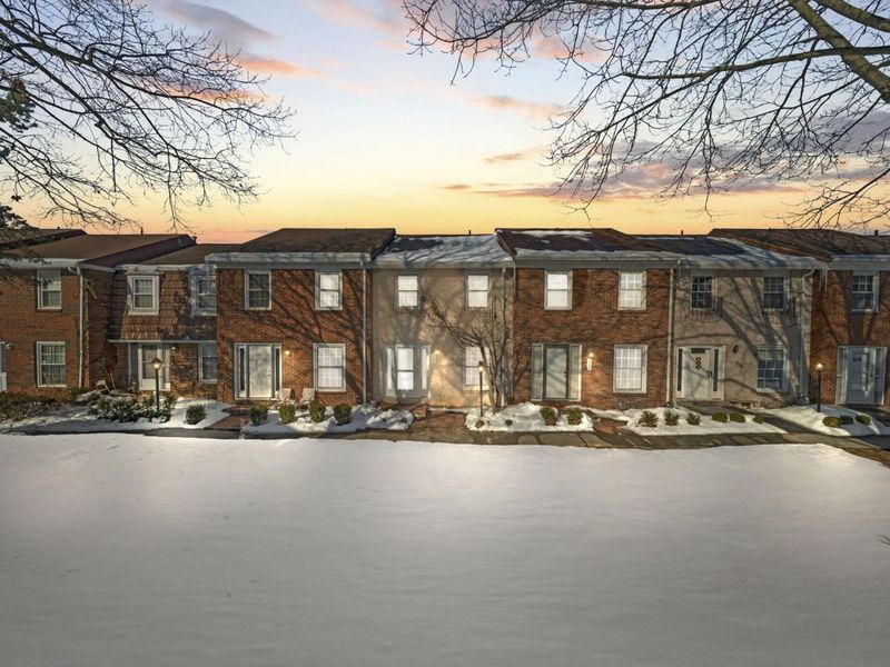 660 Dlyn Street, Columbus, OH 43228 Photo 2