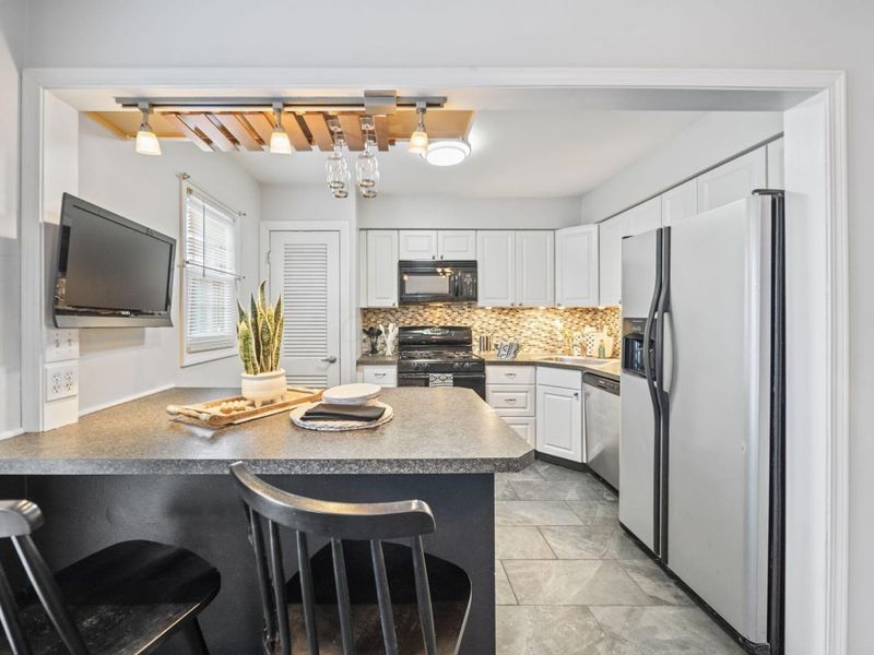 660 Dlyn Street, Columbus, OH 43228 Photo 20