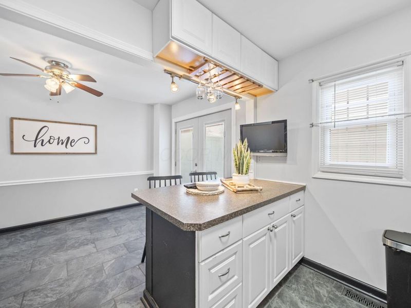 660 Dlyn Street, Columbus, OH 43228 Photo 22